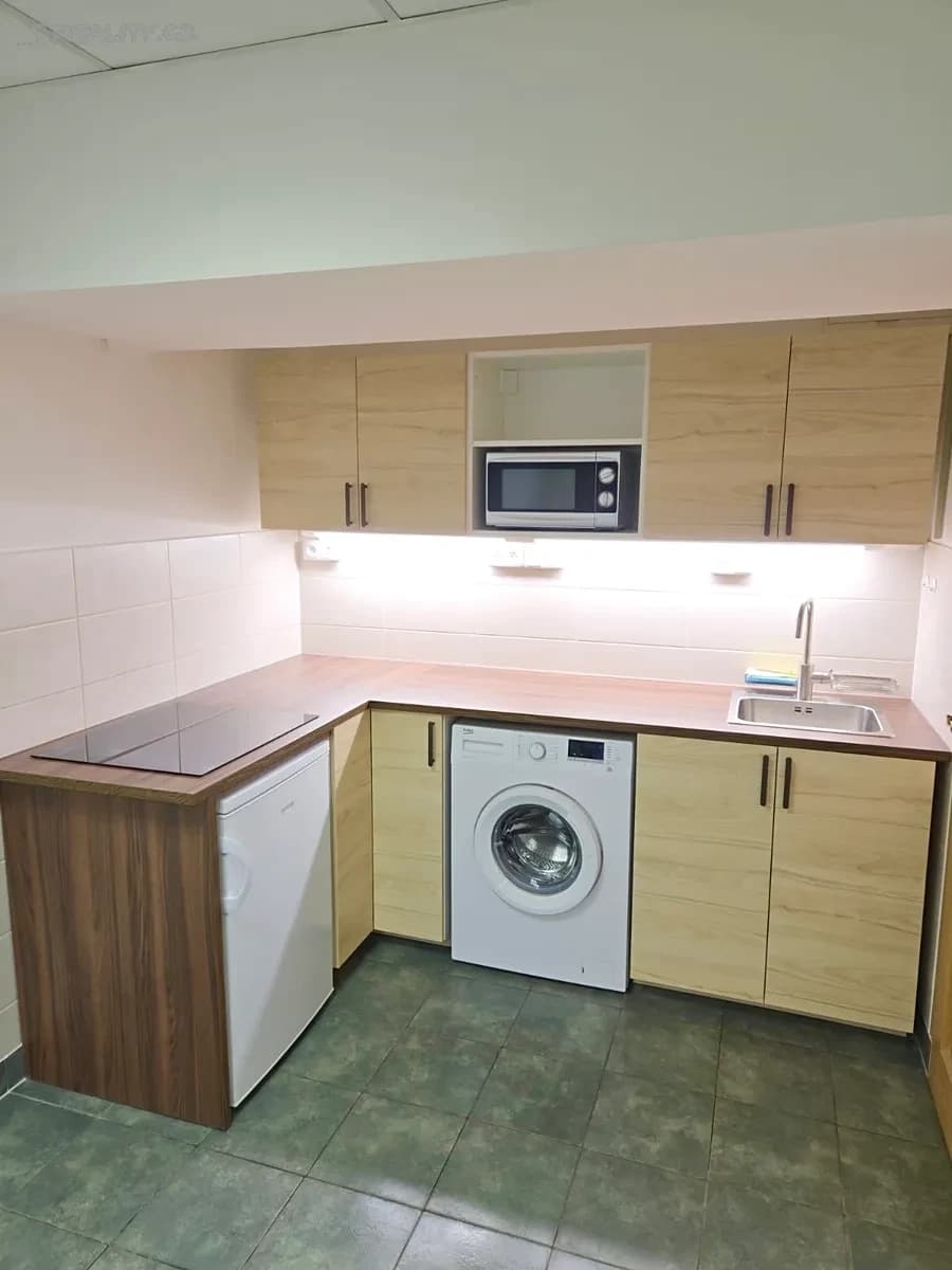 Prenájom bytu 1-izbový 25 m², Heranova, Praha, Praha Prenájom bytu 1-izbový 25 m², Heranova, Praha, Praha