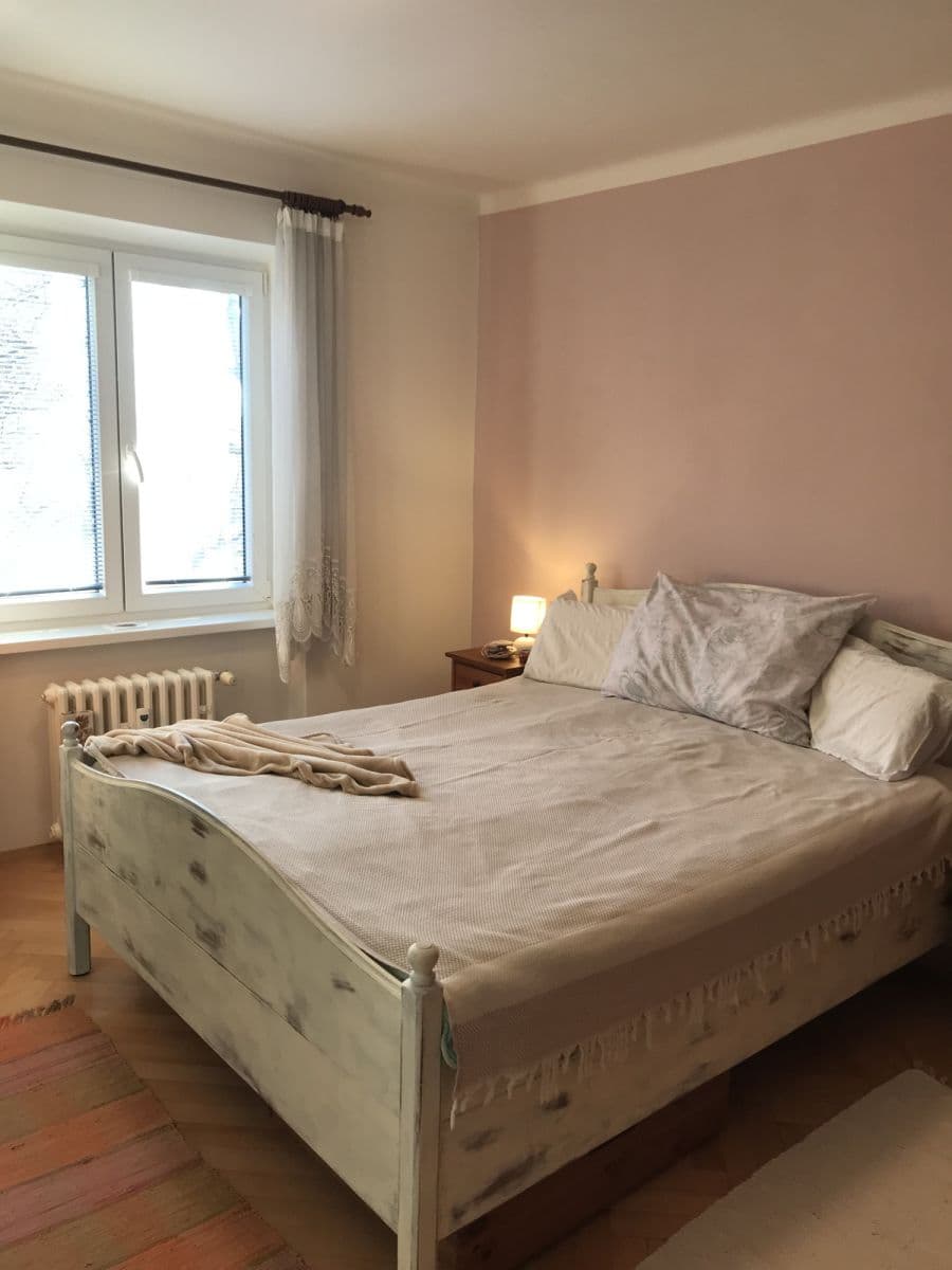 Prenájom bytu 47 m², Jerevanská, Praha, Praha Prenájom bytu 47 m², Jerevanská, Praha, Praha