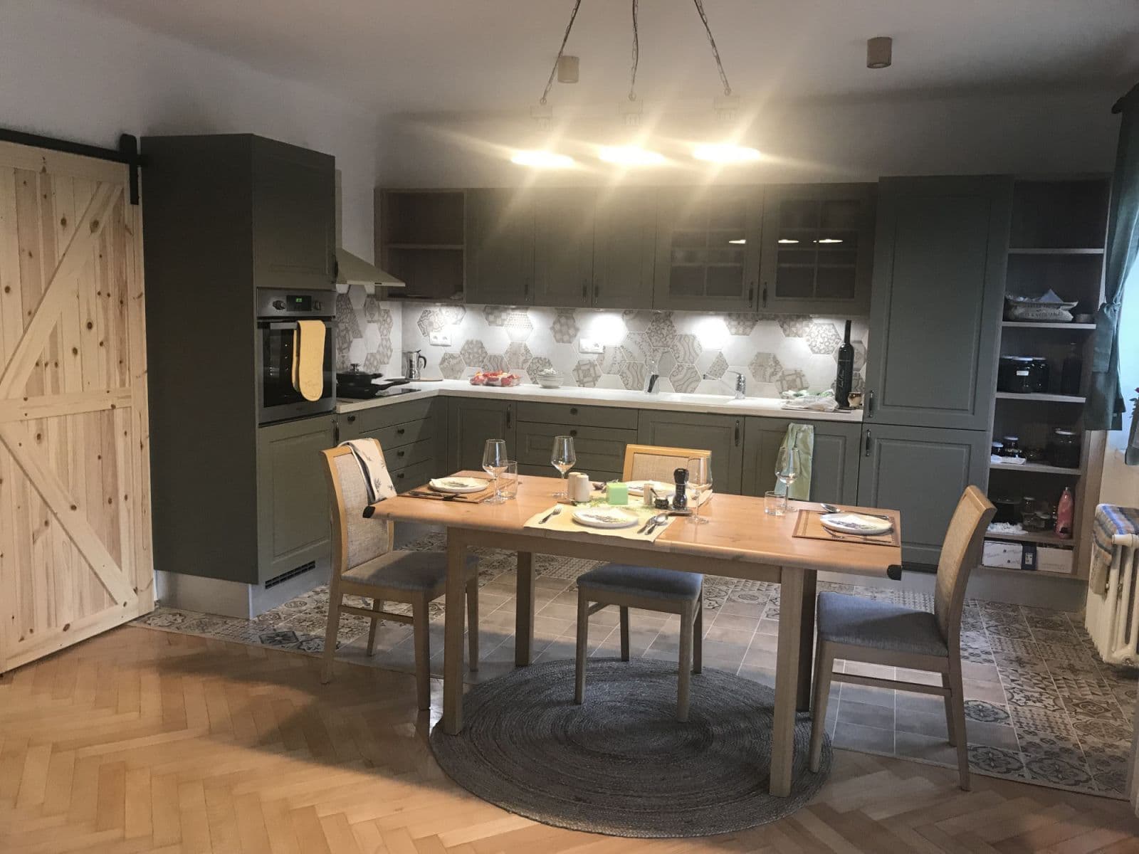 Prenájom bytu 47 m², Jerevanská, Praha, Praha Prenájom bytu 47 m², Jerevanská, Praha, Praha