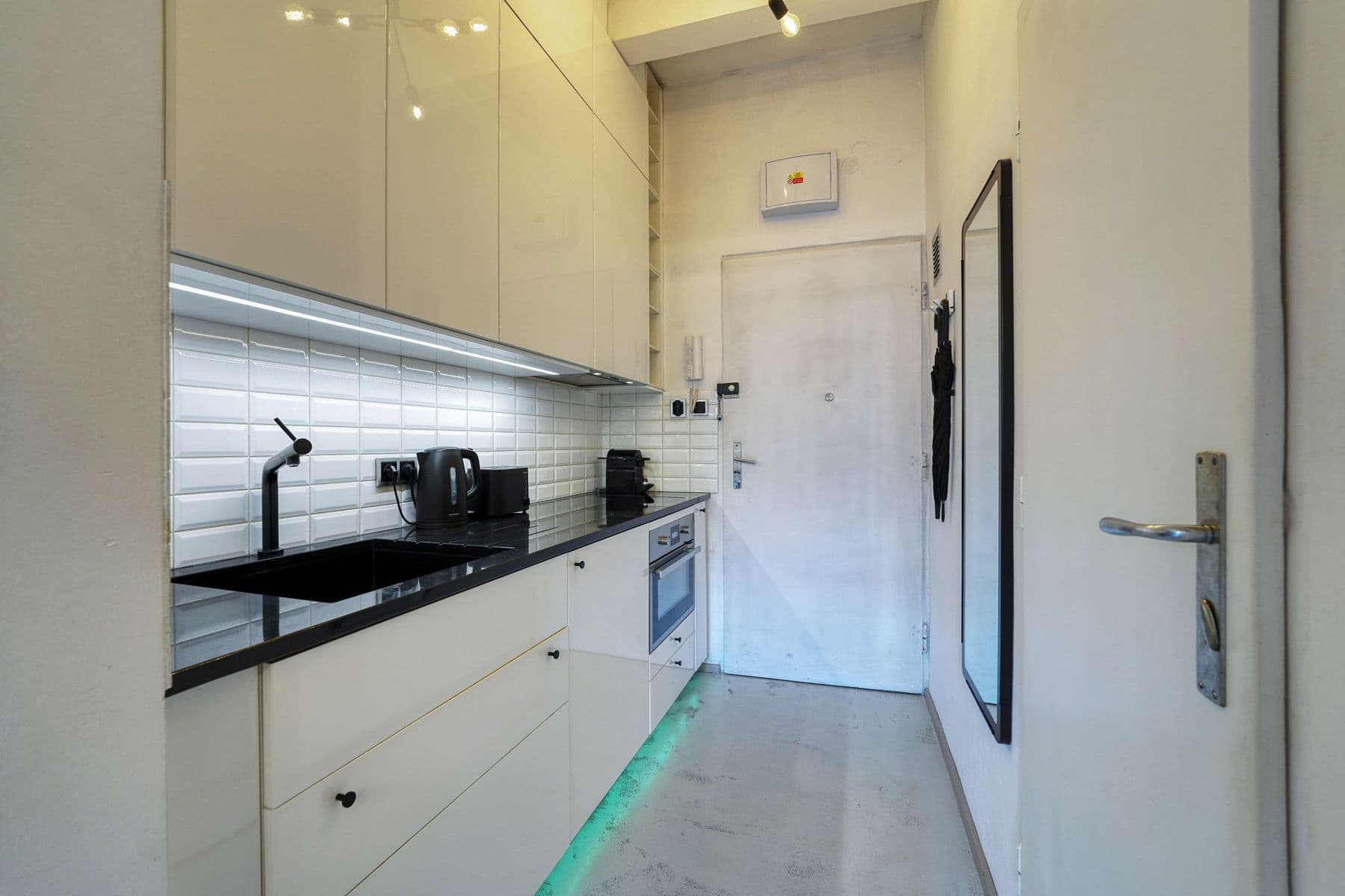 Prenájom bytu 29 m², Vratislavova, Praha, Praha Prenájom bytu 29 m², Vratislavova, Praha, Praha