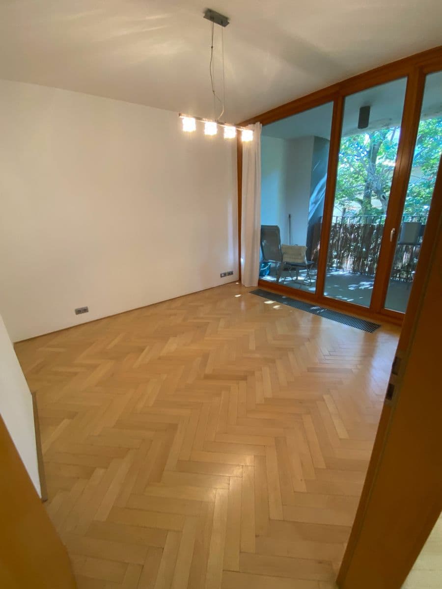 Prenájom bytu 2-izbový 56 m², U Nikolajky, Praha, Praha Prenájom bytu 2-izbový 56 m², U Nikolajky, Praha, Praha