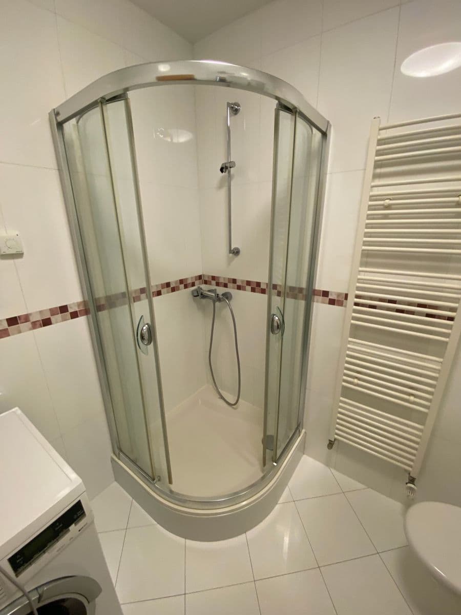 Prenájom bytu 2-izbový 56 m², U Nikolajky, Praha, Praha Prenájom bytu 2-izbový 56 m², U Nikolajky, Praha, Praha