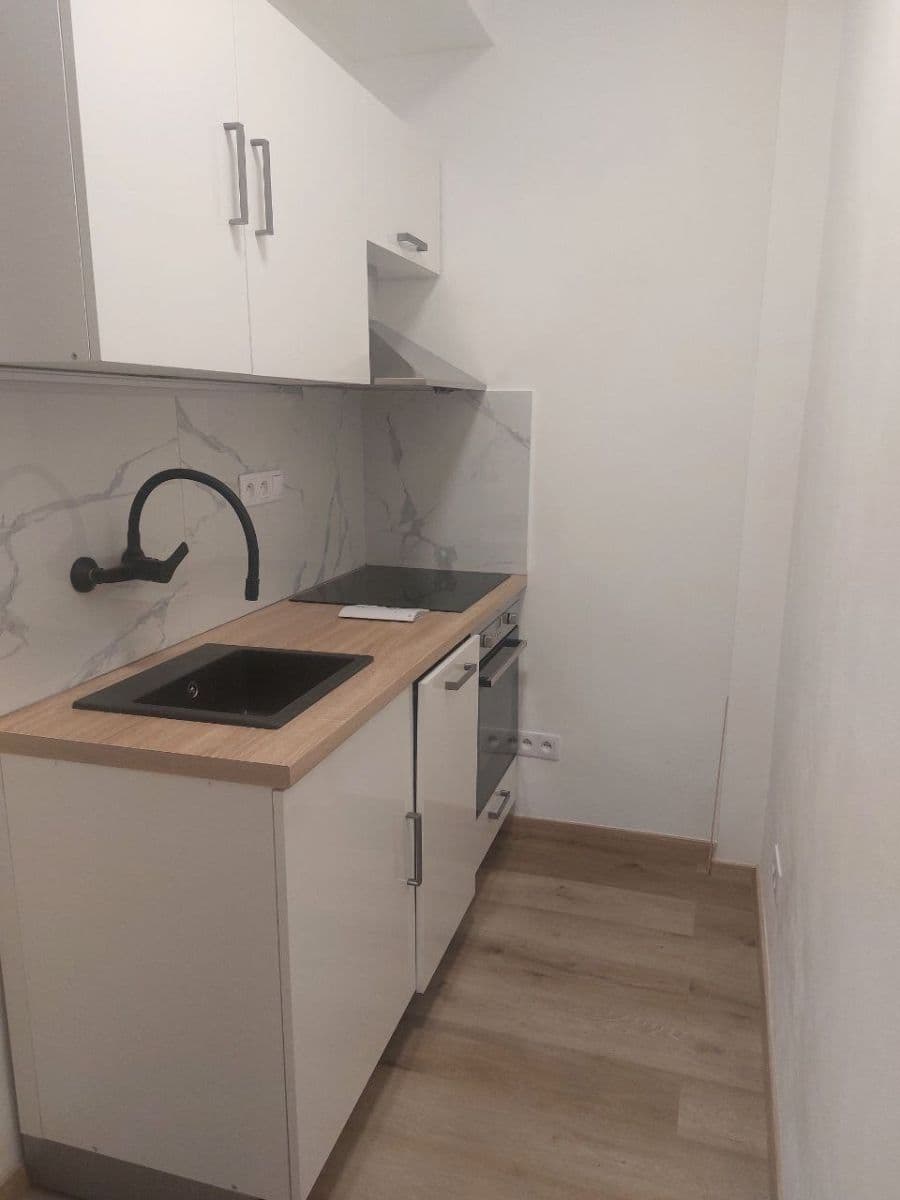 Predaj bytu 1-izbový 43 m², 5. května, Praha, Praha Predaj bytu 1-izbový 43 m², 5. května, Praha, Praha