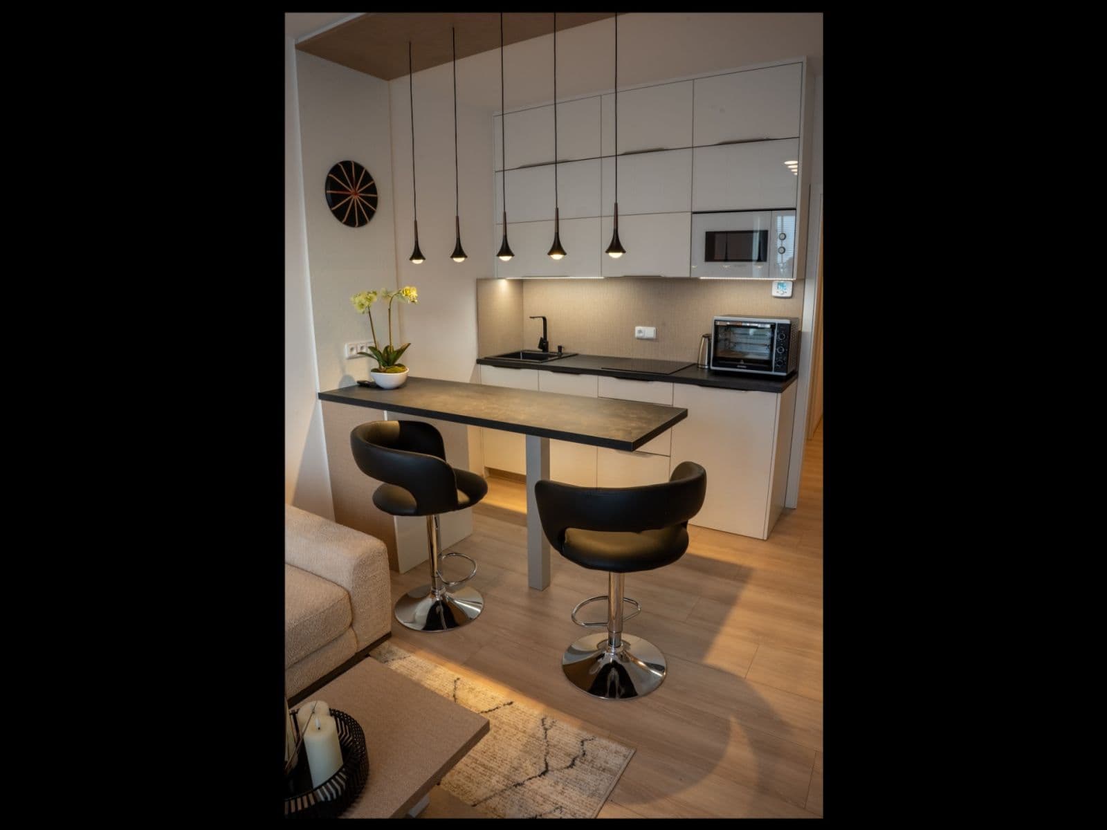 Prenájom bytu 1-izbový 30 m², Pelušková, Praha, Praha Prenájom bytu 1-izbový 30 m², Pelušková, Praha, Praha
