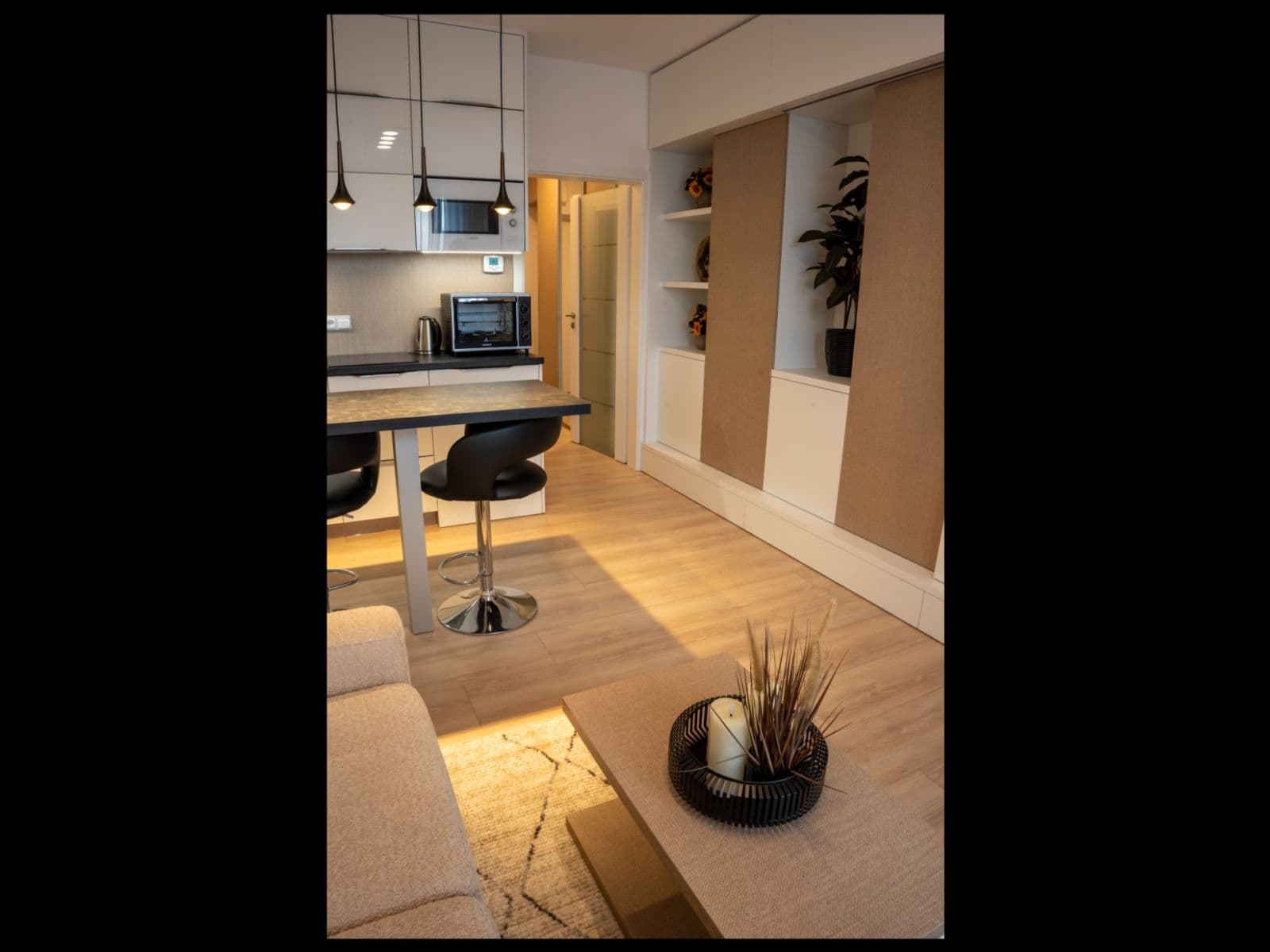 Prenájom bytu 1-izbový 30 m², Pelušková, Praha, Praha Prenájom bytu 1-izbový 30 m², Pelušková, Praha, Praha