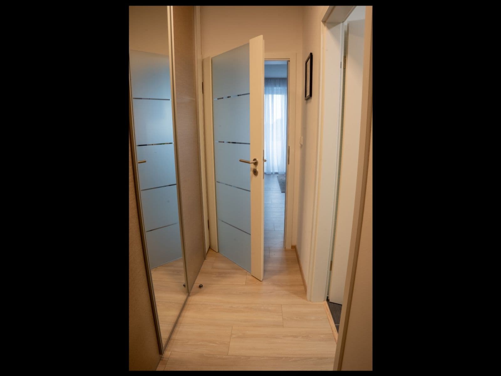 Prenájom bytu 1-izbový 30 m², Pelušková, Praha, Praha Prenájom bytu 1-izbový 30 m², Pelušková, Praha, Praha