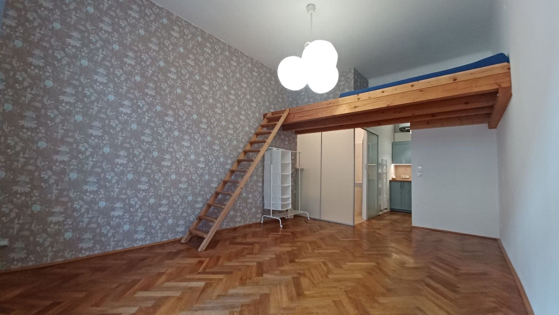 Prenájom bytu 1-izbový 30 m², Sokolovská, Praha, Praha Prenájom bytu 1-izbový 30 m², Sokolovská, Praha, Praha