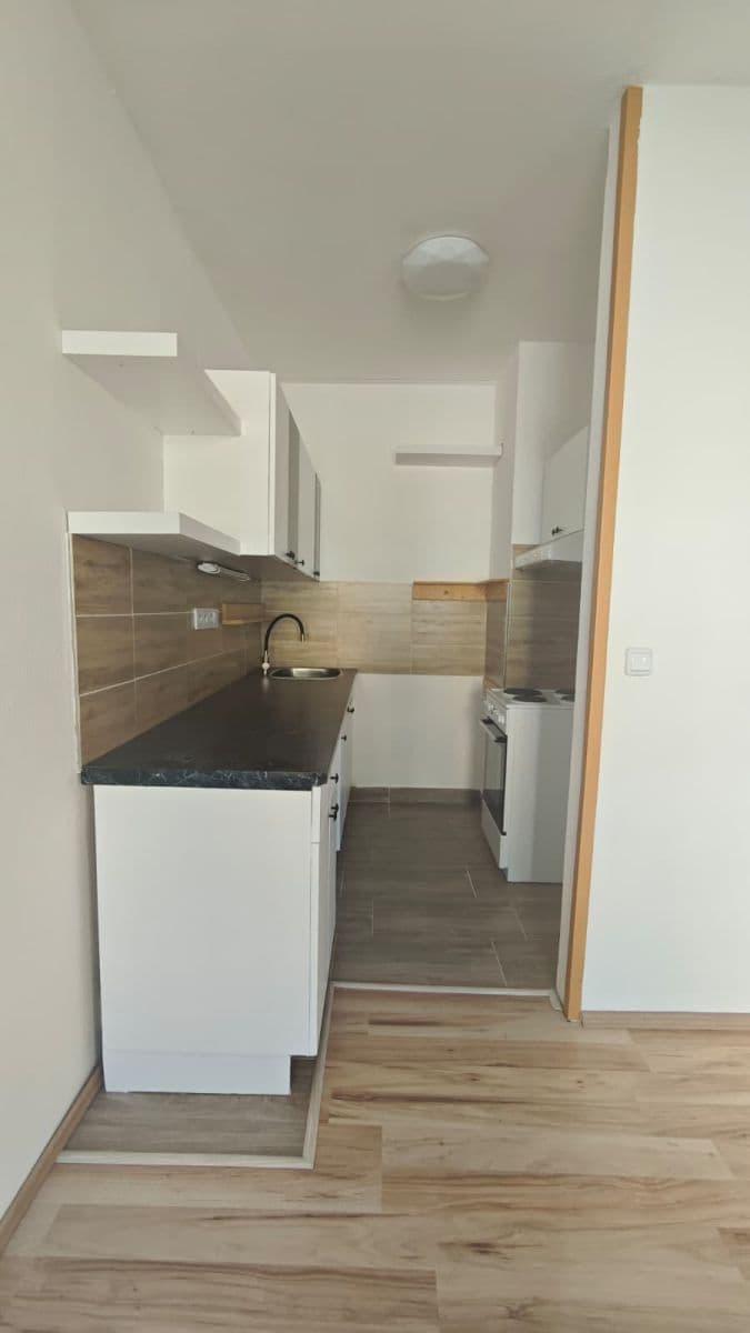 Prenájom bytu 2-izbový 34 m², Vojtěcha Lanny, Kladno, Středočeský kraj Prenájom bytu 2-izbový 34 m², Vojtěcha Lanny, Kladno, Středočeský kraj
