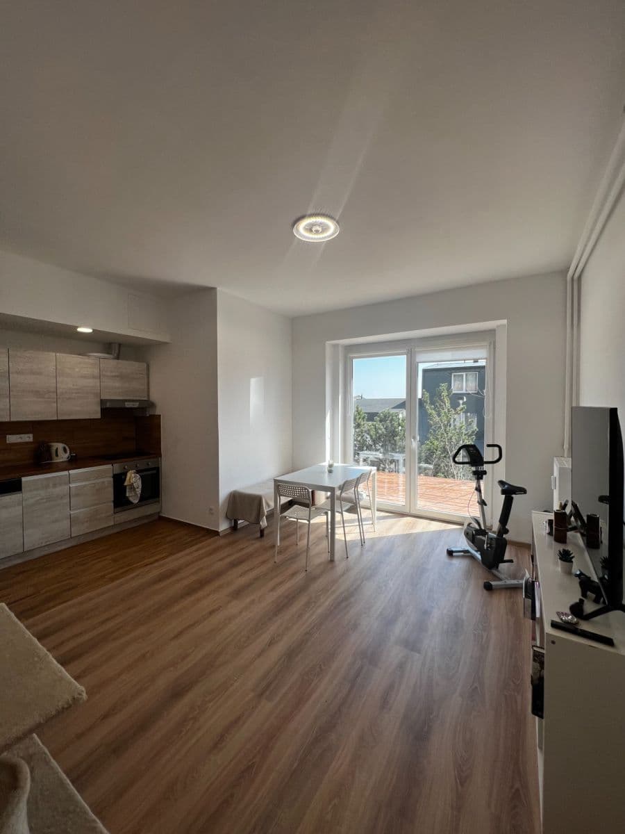 Prenájom bytu 2-izbový 50 m², Markova, Praha, Praha Prenájom bytu 2-izbový 50 m², Markova, Praha, Praha