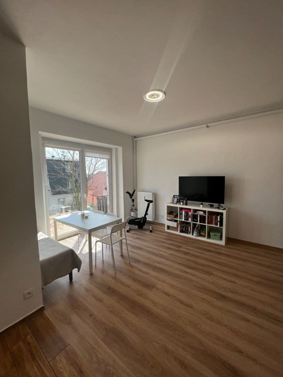 Prenájom bytu 2-izbový 50 m², Markova, Praha, Praha Prenájom bytu 2-izbový 50 m², Markova, Praha, Praha