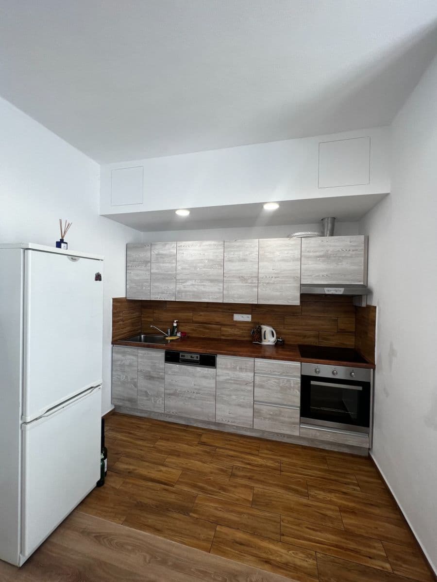 Prenájom bytu 2-izbový 50 m², Markova, Praha, Praha Prenájom bytu 2-izbový 50 m², Markova, Praha, Praha