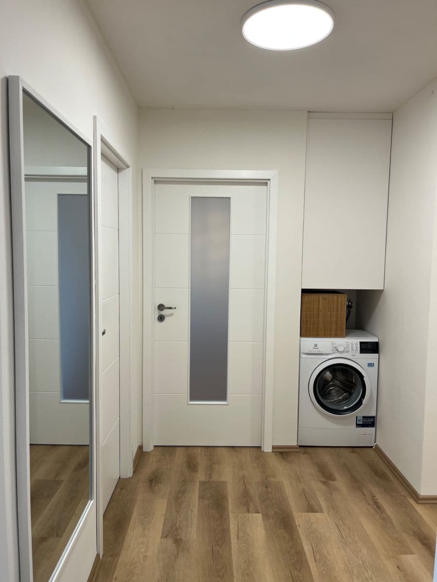 Prenájom bytu 3-izbový 65 m², Kocianova, Praha, Praha Prenájom bytu 3-izbový 65 m², Kocianova, Praha, Praha