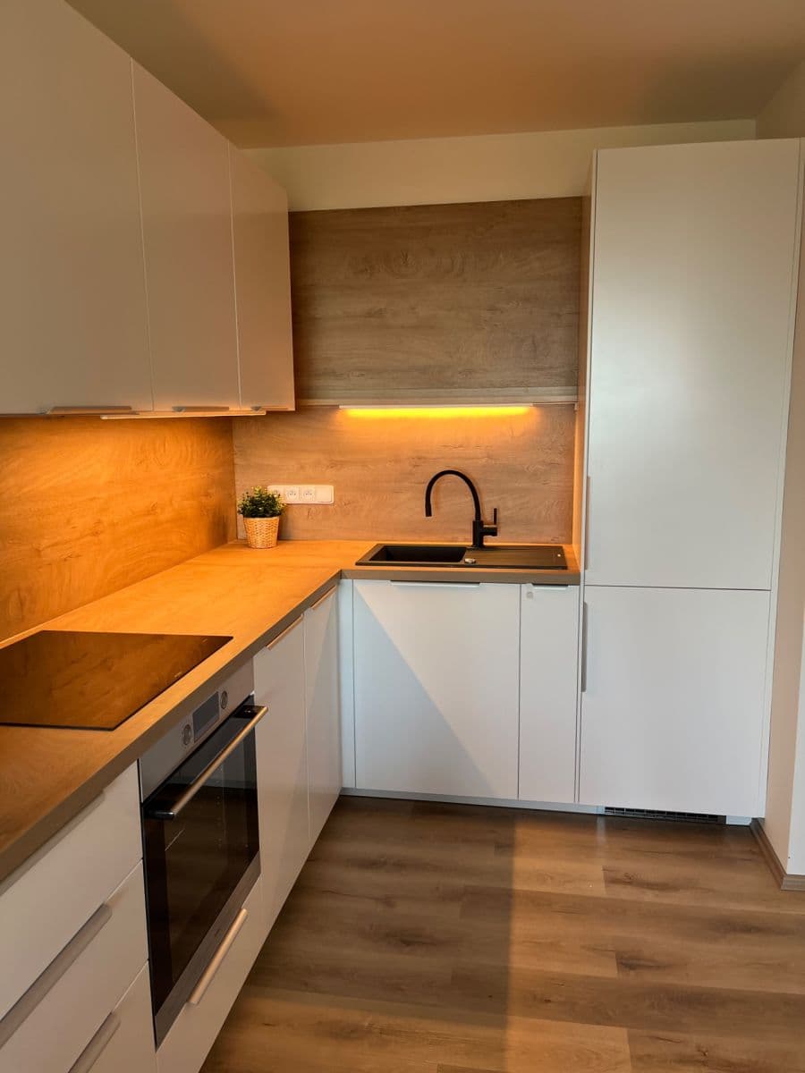 Prenájom bytu 3-izbový 65 m², Kocianova, Praha, Praha Prenájom bytu 3-izbový 65 m², Kocianova, Praha, Praha