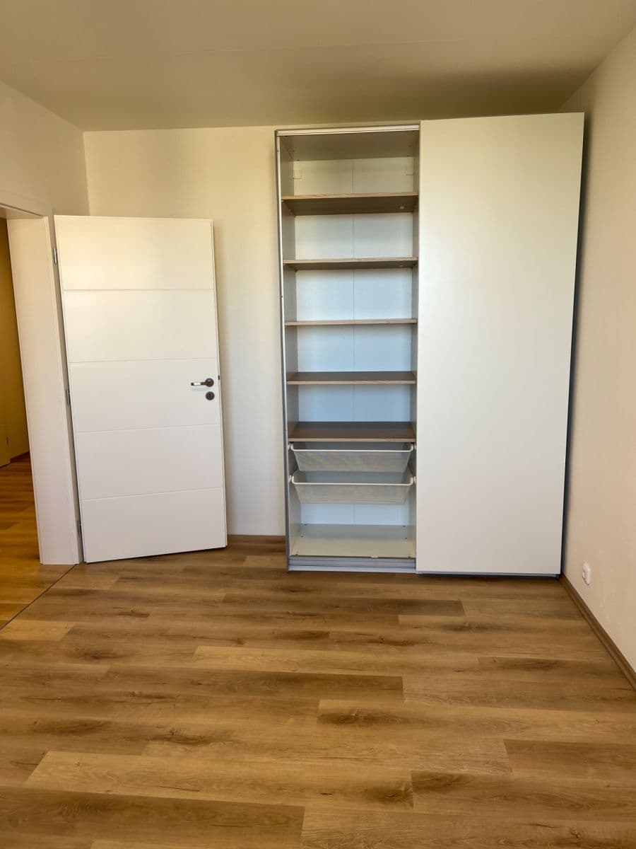 Prenájom bytu 3-izbový 65 m², Kocianova, Praha, Praha Prenájom bytu 3-izbový 65 m², Kocianova, Praha, Praha