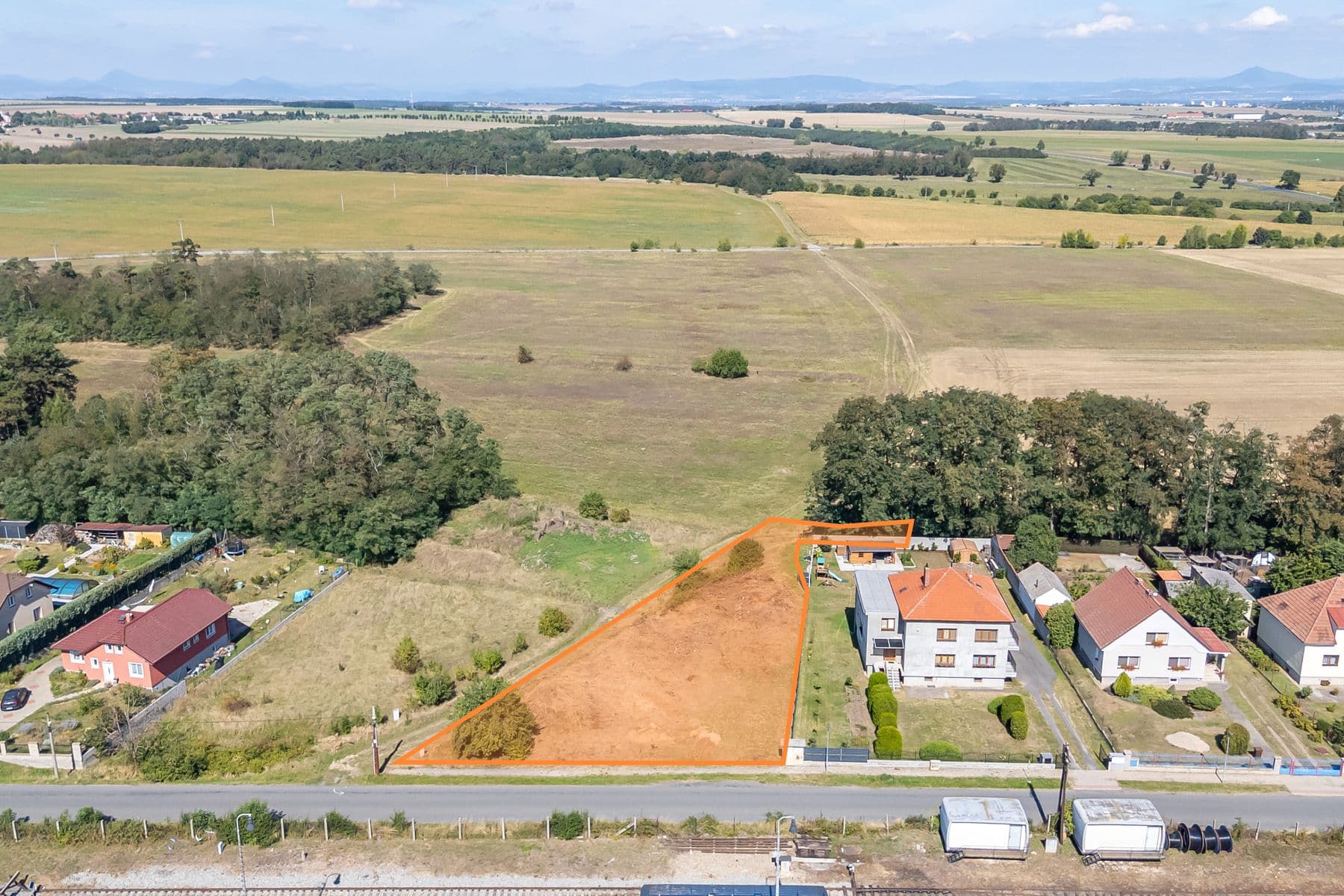 Predaj pozemku 1.528 m², Straškov-Vodochody, Ústecký kraj Predaj pozemku 1.528 m², Straškov-Vodochody, Ústecký kraj