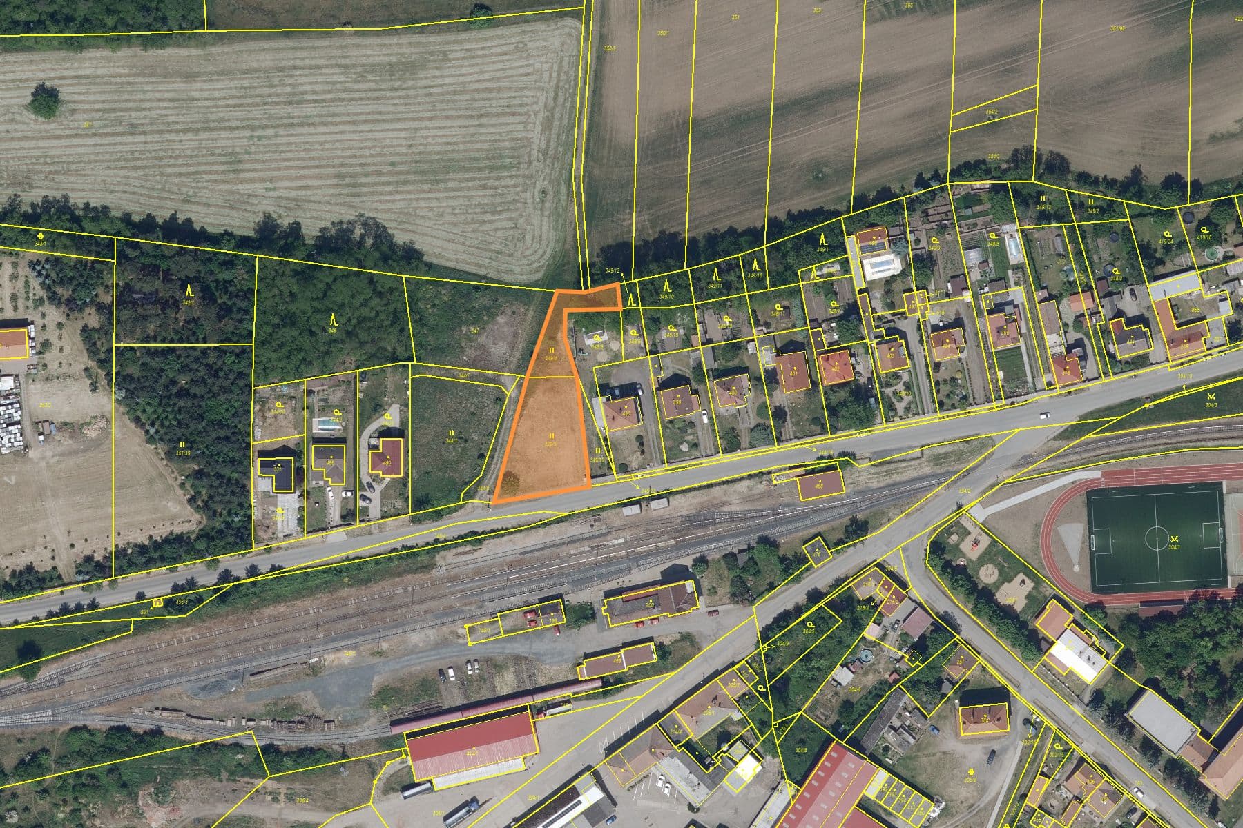 Predaj pozemku 1.528 m², Straškov-Vodochody, Ústecký kraj Predaj pozemku 1.528 m², Straškov-Vodochody, Ústecký kraj