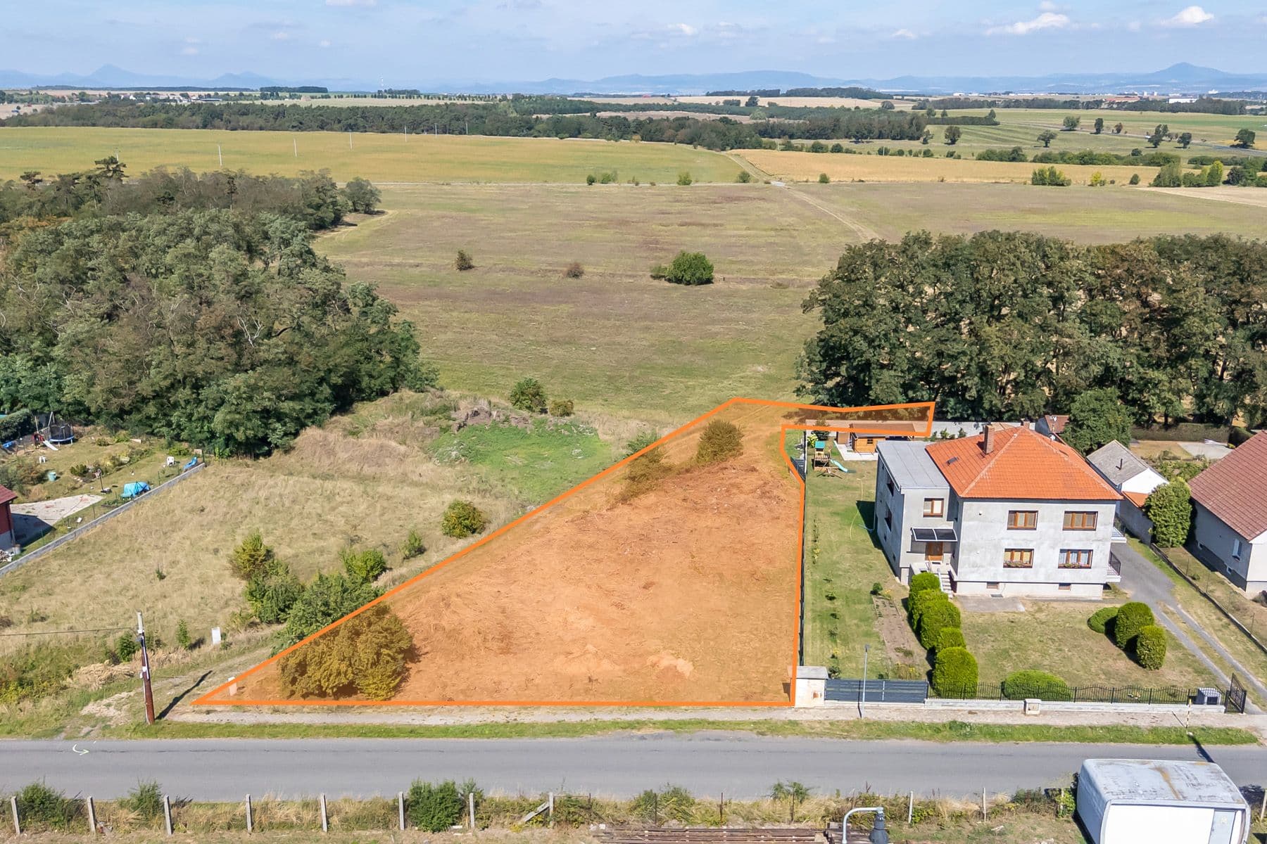 Predaj pozemku 1.528 m², Straškov-Vodochody, Ústecký kraj Predaj pozemku 1.528 m², Straškov-Vodochody, Ústecký kraj