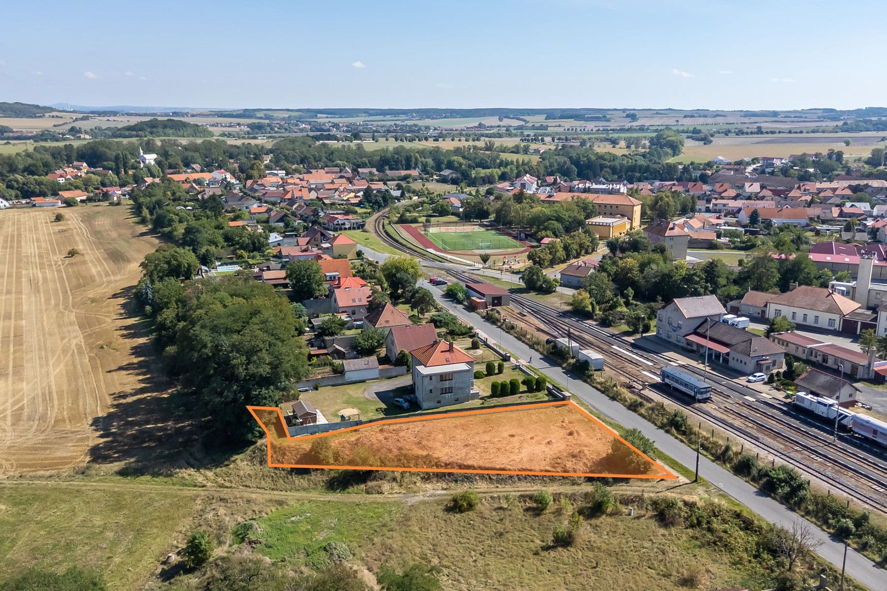 Predaj pozemku 1.528 m², Straškov-Vodochody, Ústecký kraj Predaj pozemku 1.528 m², Straškov-Vodochody, Ústecký kraj