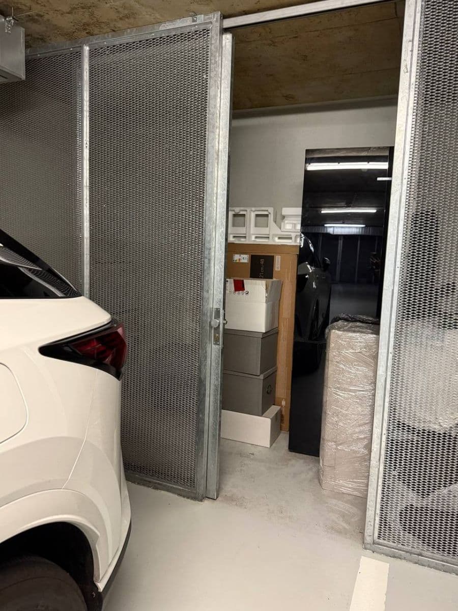 Prenájom garáže 14 m², Nobelova, Praha, Praha Prenájom garáže 14 m², Nobelova, Praha, Praha