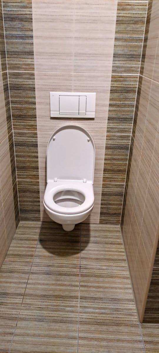 Prenájom nebytového priestoru 120 m², Holohlavy, Královéhradecký kraj Prenájom nebytového priestoru 120 m², Holohlavy, Královéhradecký kraj