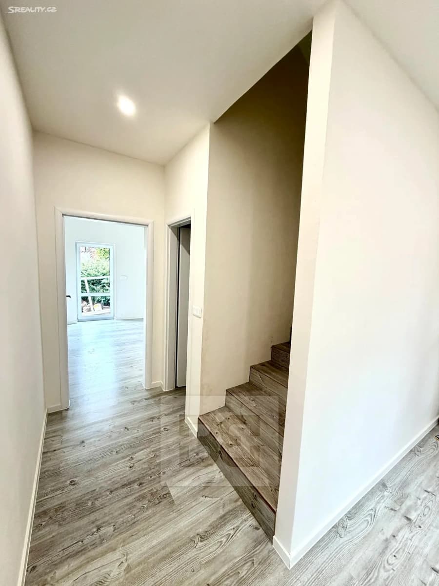 Predaj domu 160 m², pozemek 570 m², V Luhu, Louňovice, Středočeský kraj Predaj domu 160 m², pozemek 570 m², V Luhu, Louňovice, Středočeský kraj