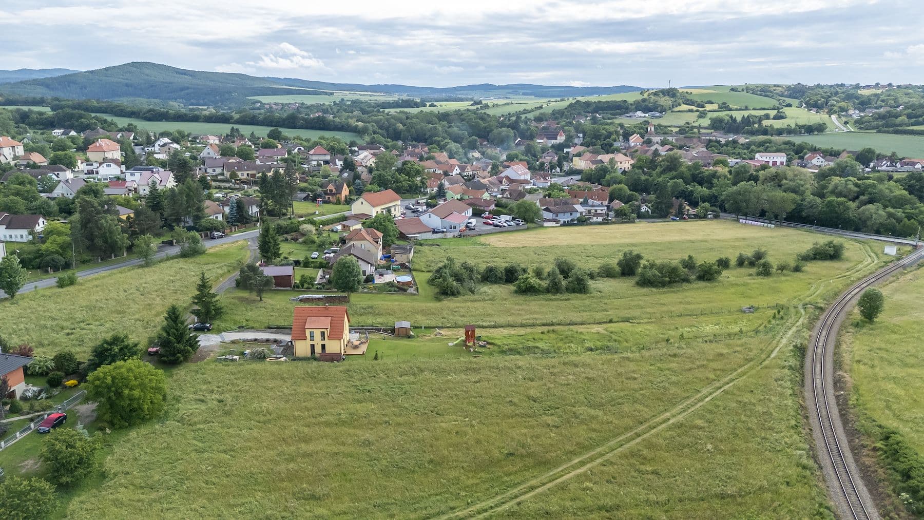 Predaj pozemku 2.625 m², Lochovice, Středočeský kraj Predaj pozemku 2.625 m², Lochovice, Středočeský kraj