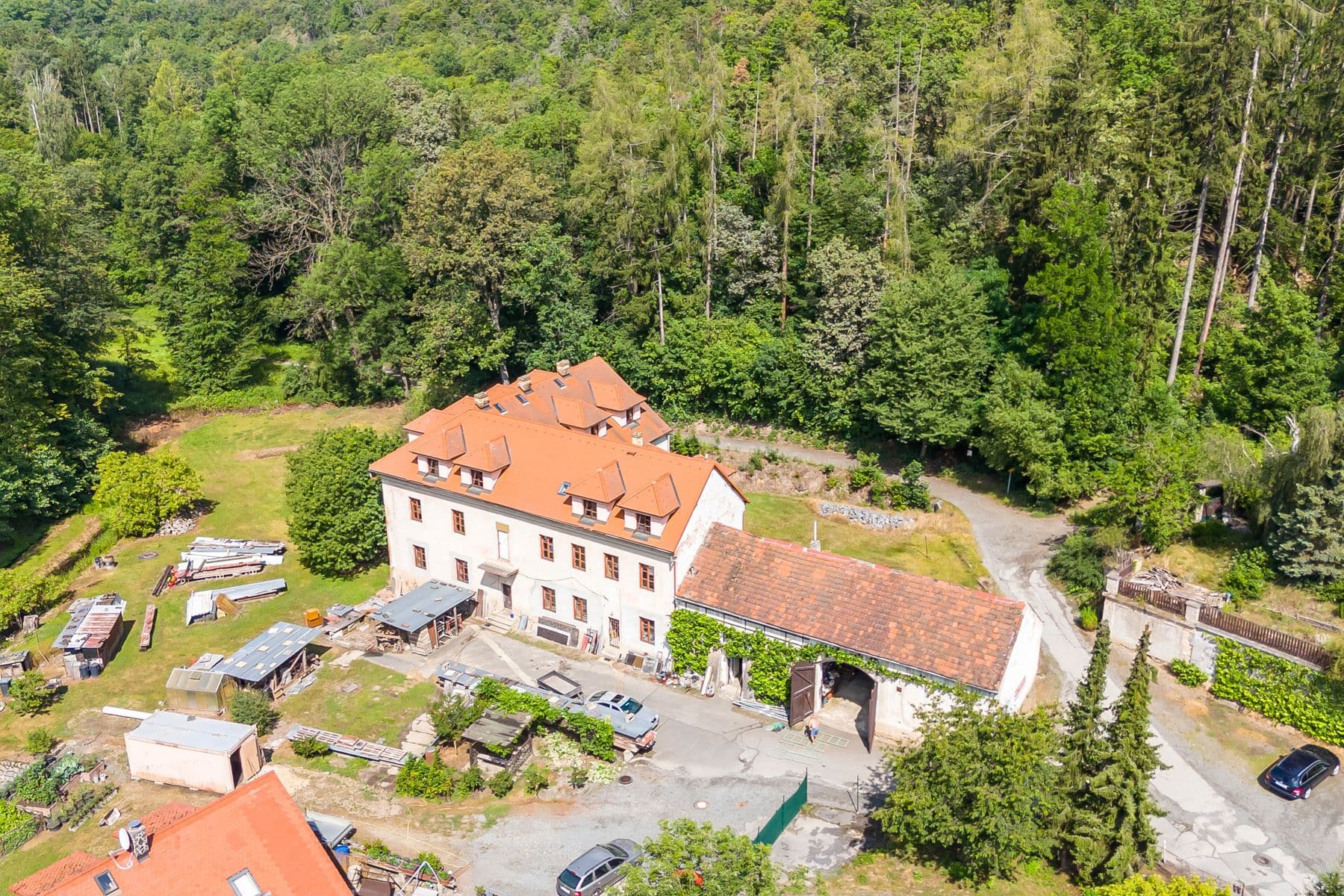 Predaj domu 1.009 m², pozemek 3.687 m², K Borovíčku, Praha, Praha Predaj domu 1.009 m², pozemek 3.687 m², K Borovíčku, Praha, Praha