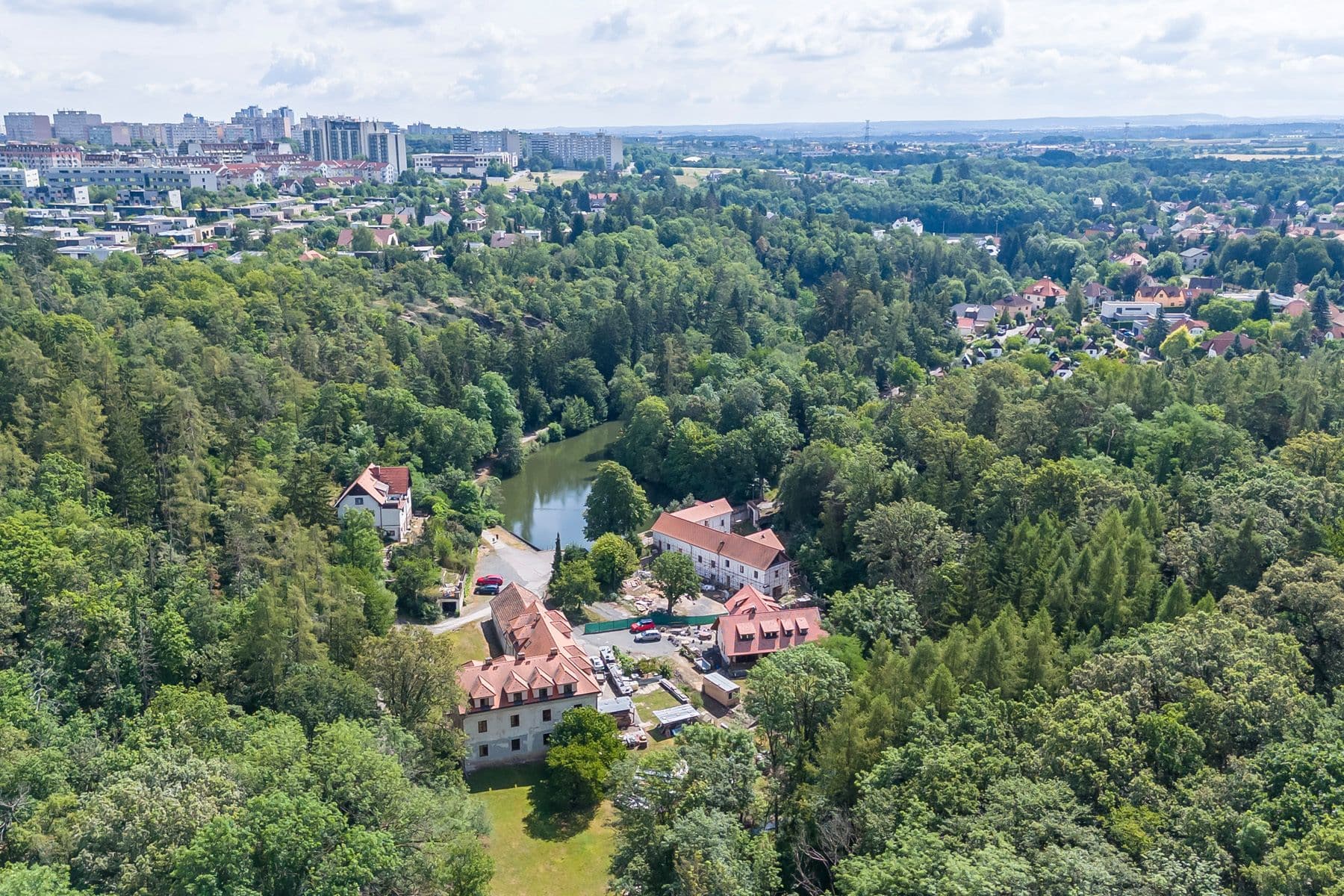 Predaj domu 1.009 m², pozemek 3.687 m², K Borovíčku, Praha, Praha Predaj domu 1.009 m², pozemek 3.687 m², K Borovíčku, Praha, Praha