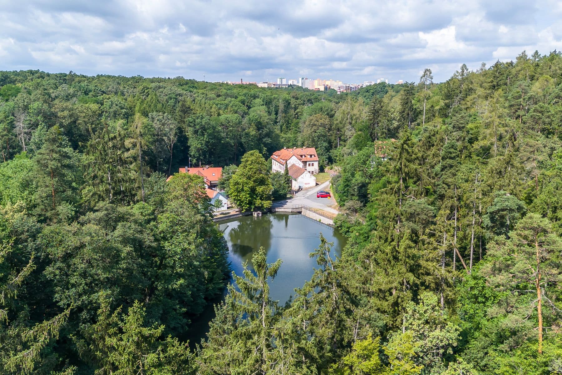 Predaj domu 1.009 m², pozemek 3.687 m², K Borovíčku, Praha, Praha Predaj domu 1.009 m², pozemek 3.687 m², K Borovíčku, Praha, Praha