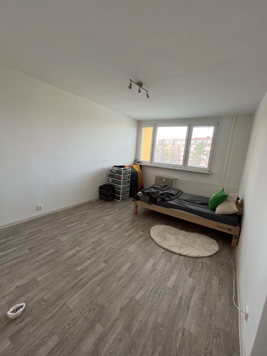 Prenájom bytu 3-izbový 72 m², Masarykovo nám., Hustopeče, Jihomoravský kraj Prenájom bytu 3-izbový 72 m², Masarykovo nám., Hustopeče, Jihomoravský kraj