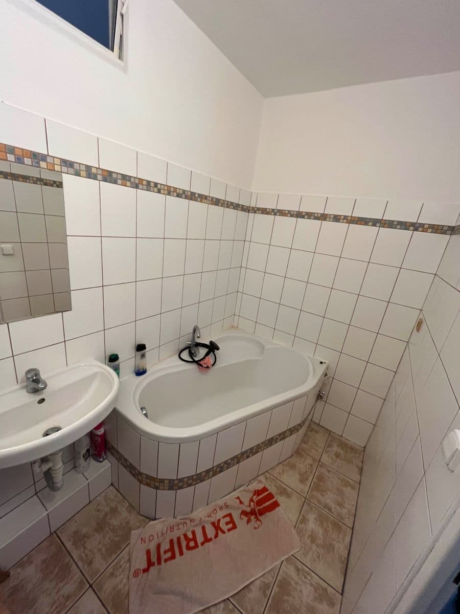 Prenájom bytu 3-izbový 72 m², Masarykovo nám., Hustopeče, Jihomoravský kraj Prenájom bytu 3-izbový 72 m², Masarykovo nám., Hustopeče, Jihomoravský kraj