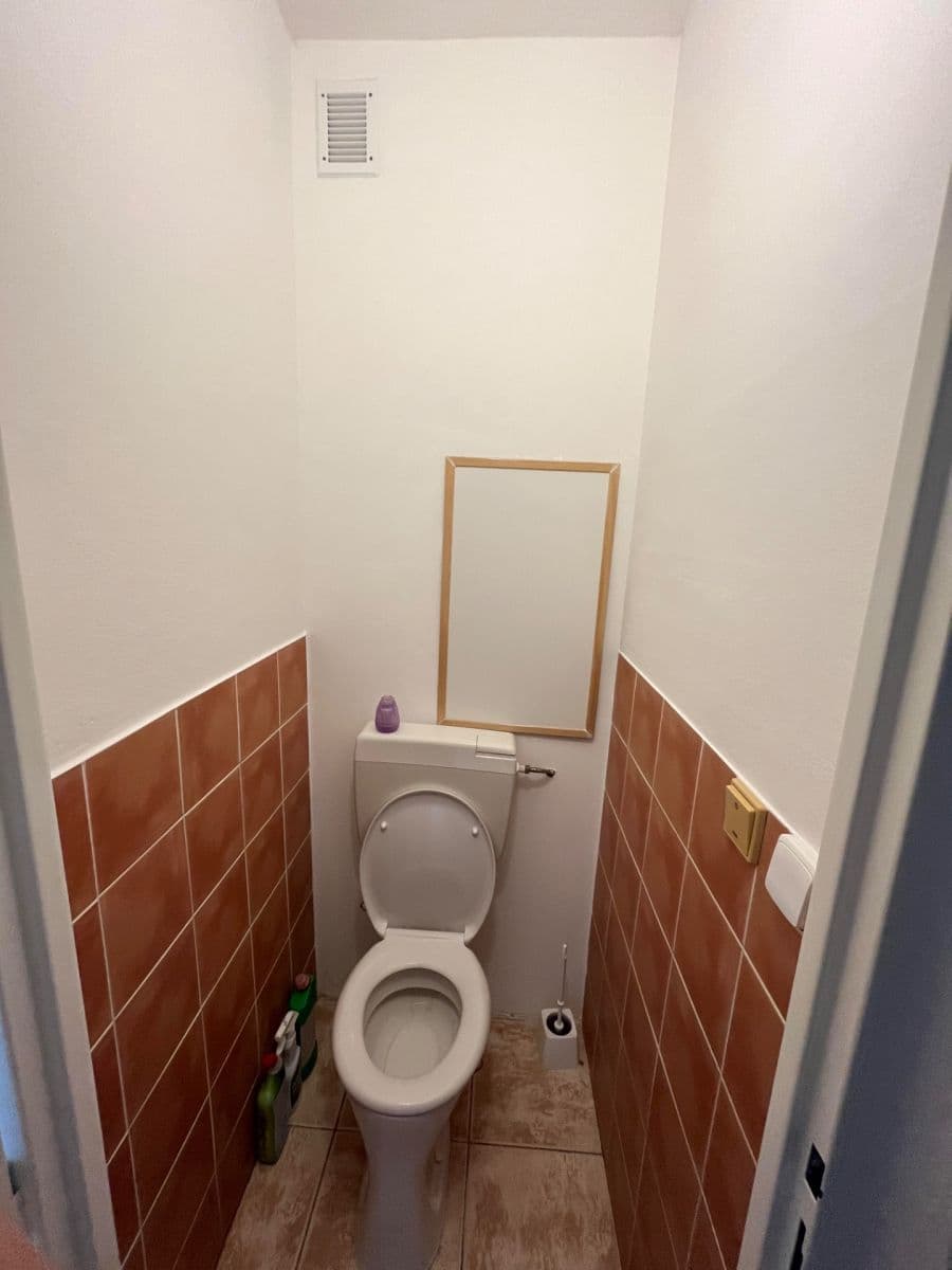 Prenájom bytu 3-izbový 72 m², Masarykovo nám., Hustopeče, Jihomoravský kraj Prenájom bytu 3-izbový 72 m², Masarykovo nám., Hustopeče, Jihomoravský kraj