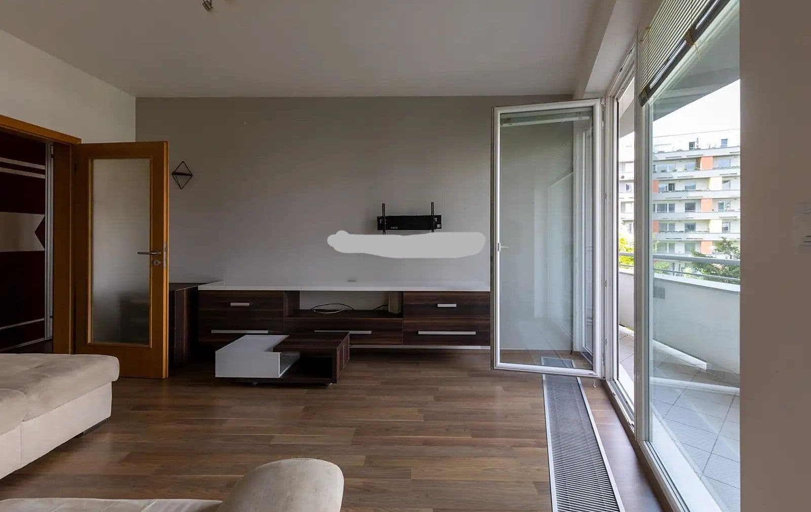 Prenájom bytu 2-izbový 65 m², Sazovická, Praha, Praha Prenájom bytu 2-izbový 65 m², Sazovická, Praha, Praha