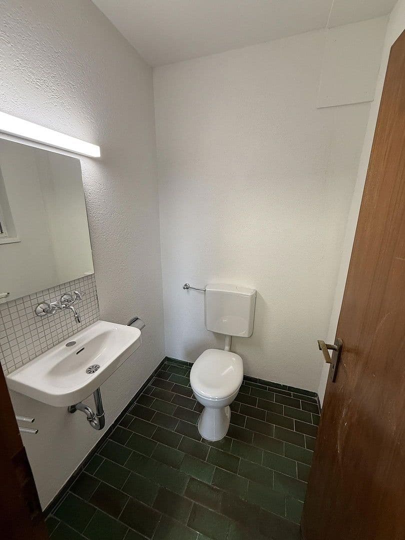 Prenájom bytu 225 m², Rheinstrasse, Waldshut-Tiengen, Bádensko-Wurttembersko Prenájom bytu 225 m², Rheinstrasse, Waldshut-Tiengen, Bádensko-Wurttembersko