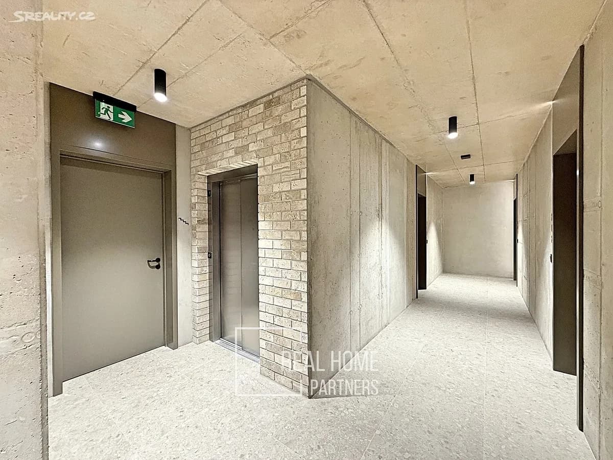 Prenájom bytu 1-izbový 37 m², Bratislavská, Brno, Jihomoravský kraj Prenájom bytu 1-izbový 37 m², Bratislavská, Brno, Jihomoravský kraj