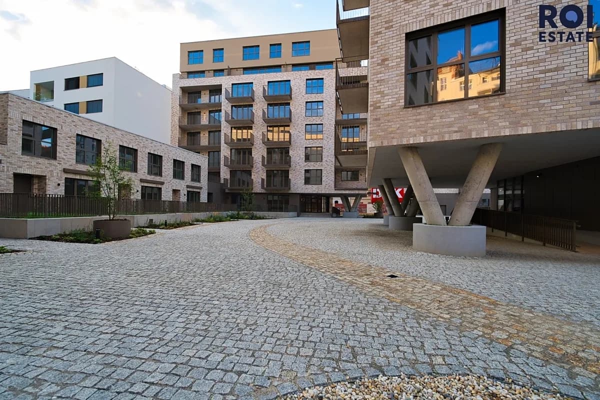 Prenájom bytu 1-izbový 37 m², Bratislavská, Brno, Jihomoravský kraj Prenájom bytu 1-izbový 37 m², Bratislavská, Brno, Jihomoravský kraj