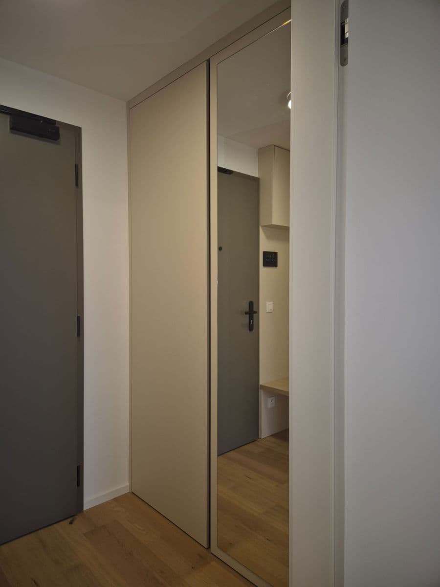 Prenájom bytu 1-izbový 37 m², Bratislavská, Brno, Jihomoravský kraj Prenájom bytu 1-izbový 37 m², Bratislavská, Brno, Jihomoravský kraj