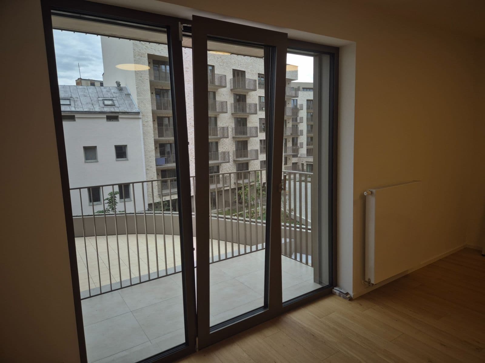 Prenájom bytu 1-izbový 37 m², Bratislavská, Brno, Jihomoravský kraj Prenájom bytu 1-izbový 37 m², Bratislavská, Brno, Jihomoravský kraj
