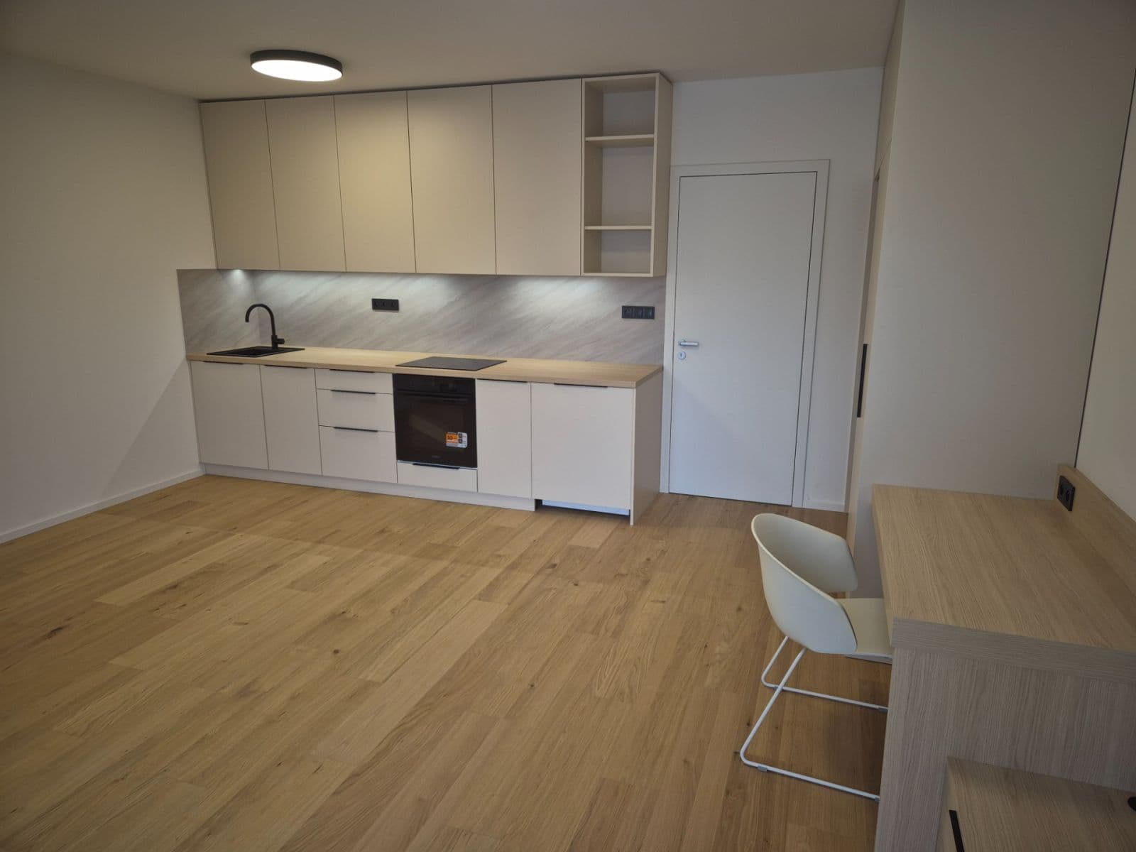 Prenájom bytu 1-izbový 37 m², Bratislavská, Brno, Jihomoravský kraj Prenájom bytu 1-izbový 37 m², Bratislavská, Brno, Jihomoravský kraj