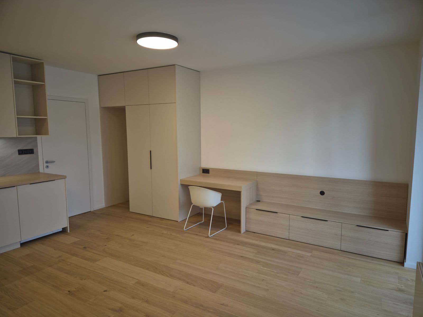 Prenájom bytu 1-izbový 37 m², Bratislavská, Brno, Jihomoravský kraj Prenájom bytu 1-izbový 37 m², Bratislavská, Brno, Jihomoravský kraj
