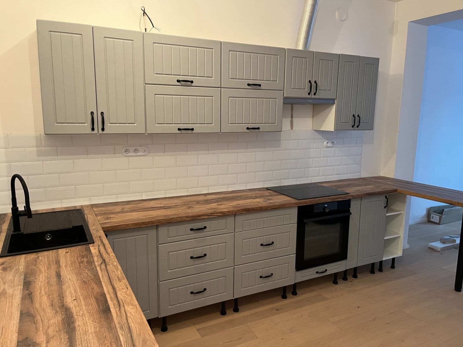 Prenájom bytu 3-izbový 83 m², Na Farkáně Ⅲ, Praha, Praha Prenájom bytu 3-izbový 83 m², Na Farkáně Ⅲ, Praha, Praha