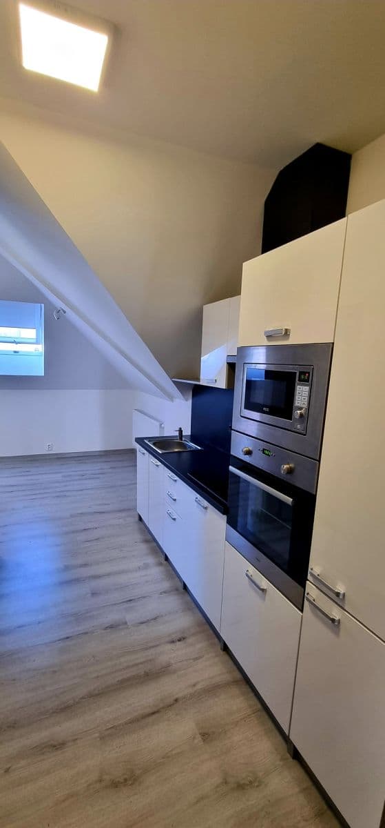 Prenájom bytu 2-izbový 45 m², Dr. Absolona, Fryšták, Zlínský kraj Prenájom bytu 2-izbový 45 m², Dr. Absolona, Fryšták, Zlínský kraj