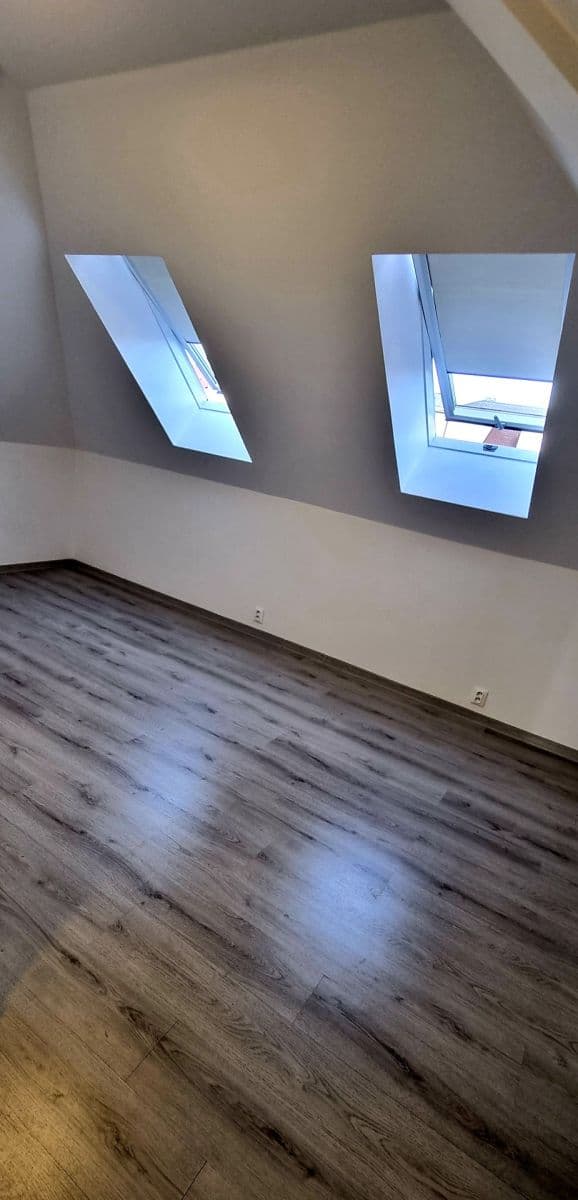 Prenájom bytu 2-izbový 45 m², Dr. Absolona, Fryšták, Zlínský kraj Prenájom bytu 2-izbový 45 m², Dr. Absolona, Fryšták, Zlínský kraj