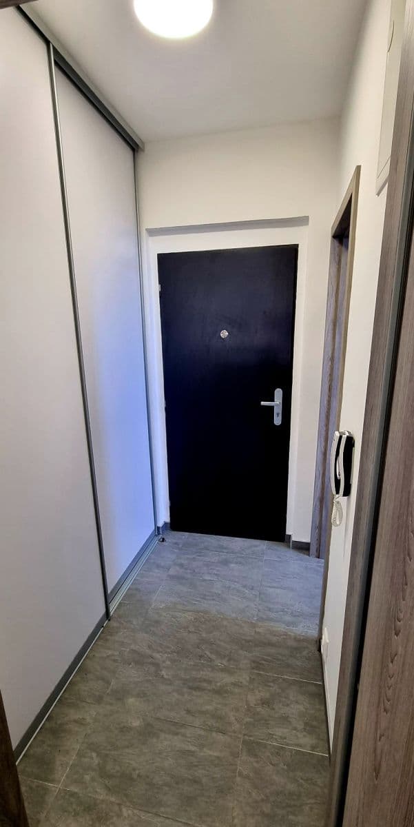 Prenájom bytu 2-izbový 45 m², Dr. Absolona, Fryšták, Zlínský kraj Prenájom bytu 2-izbový 45 m², Dr. Absolona, Fryšták, Zlínský kraj