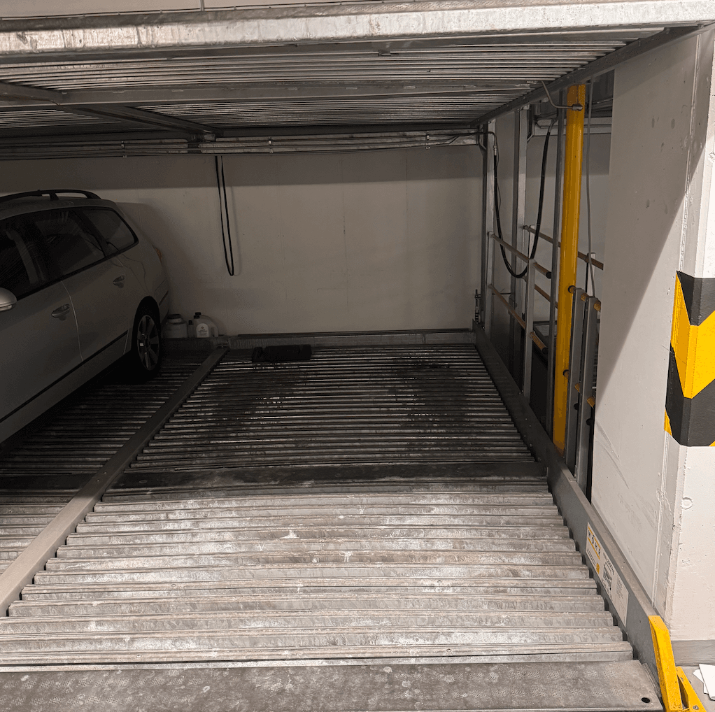 Prenájom garáže 6 m², Modrého, Praha, Praha Prenájom garáže 6 m², Modrého, Praha, Praha