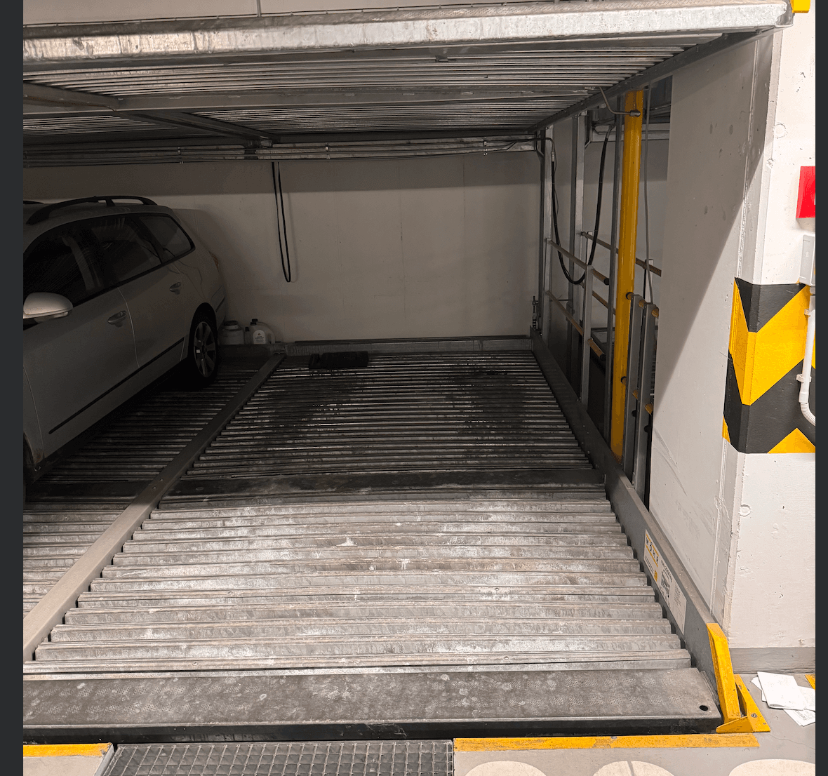 Prenájom garáže 6 m², Modrého, Praha, Praha Prenájom garáže 6 m², Modrého, Praha, Praha