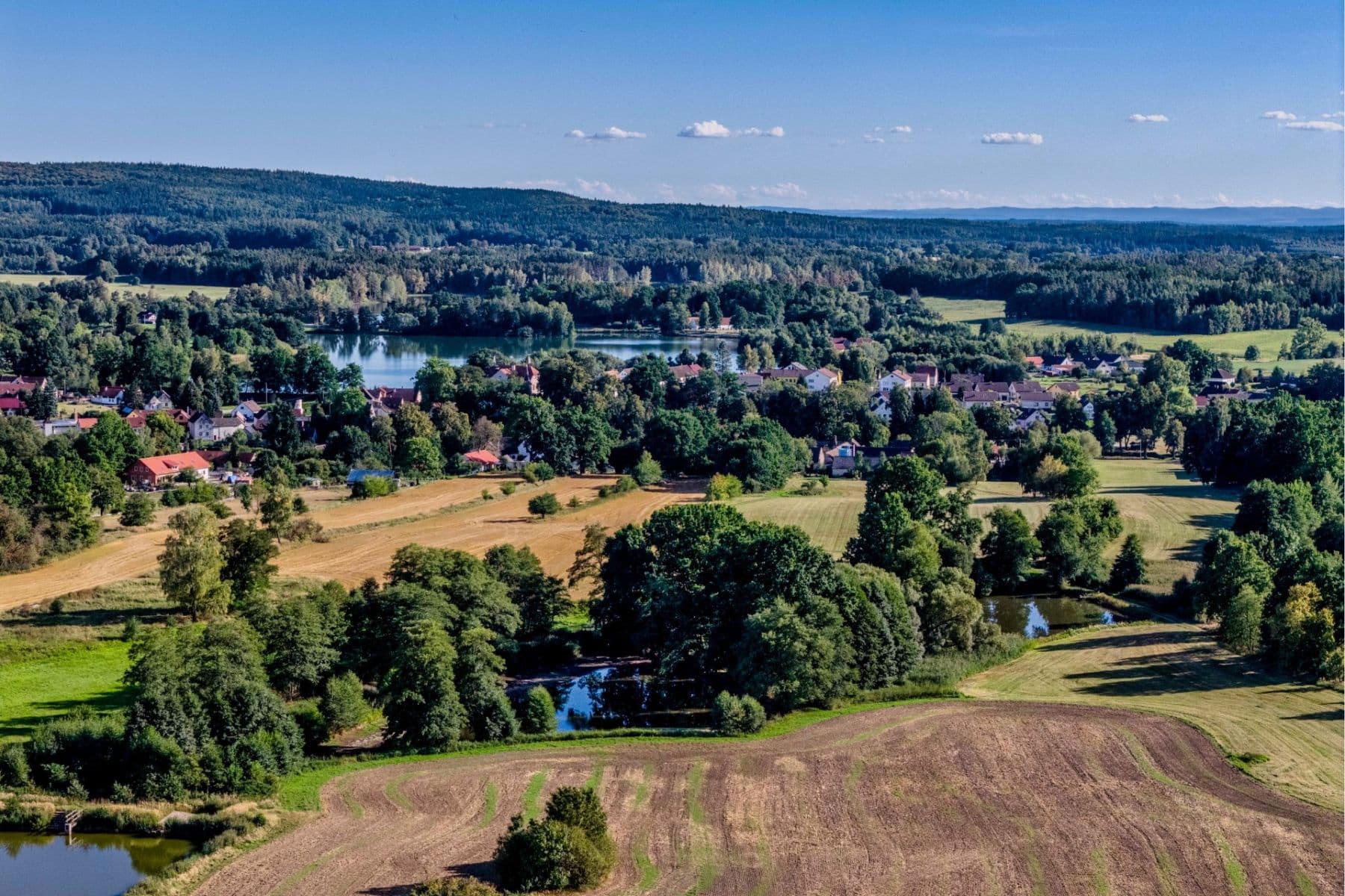 Predaj pozemku 2.102 m², Lásenice, Jihočeský kraj Predaj pozemku 2.102 m², Lásenice, Jihočeský kraj