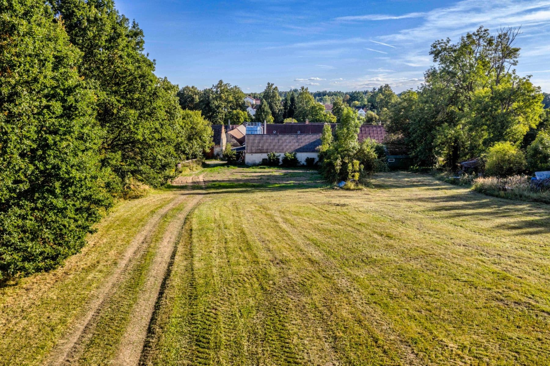 Predaj pozemku 2.102 m², Lásenice, Jihočeský kraj Predaj pozemku 2.102 m², Lásenice, Jihočeský kraj