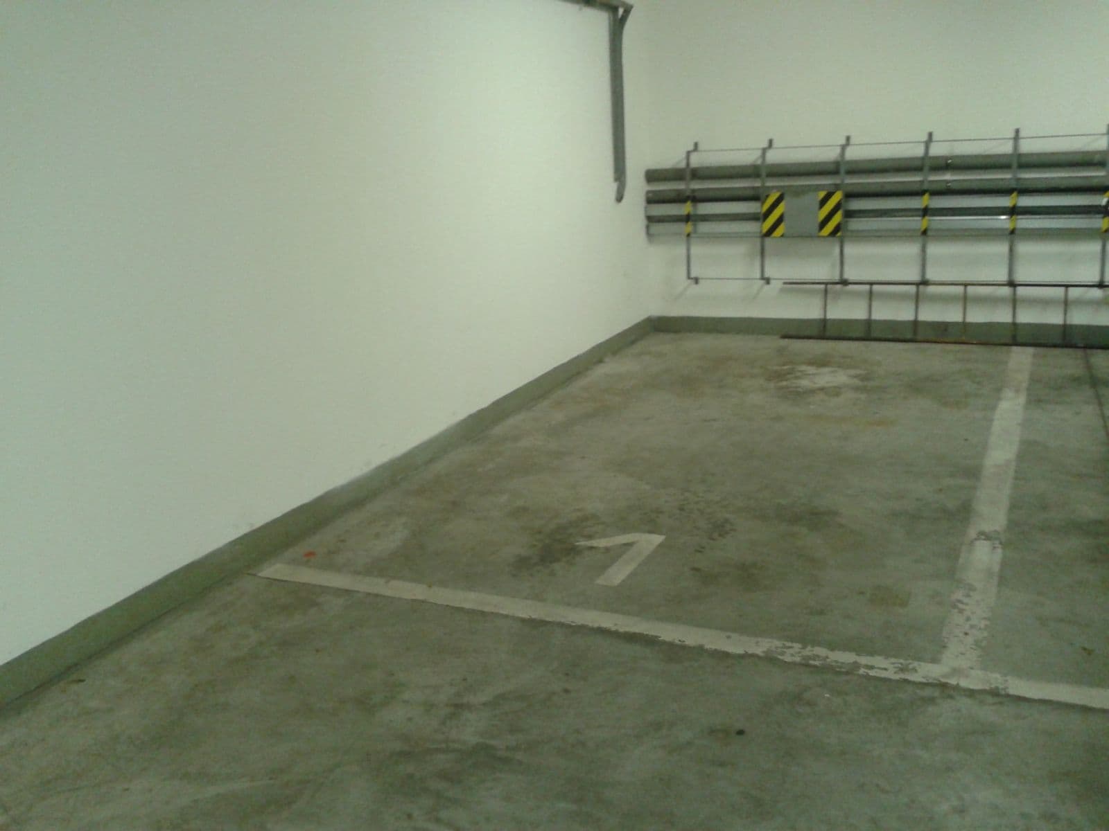 Prenájom garáže 15 m², Nad Vavrouškou, Praha, Praha Prenájom garáže 15 m², Nad Vavrouškou, Praha, Praha