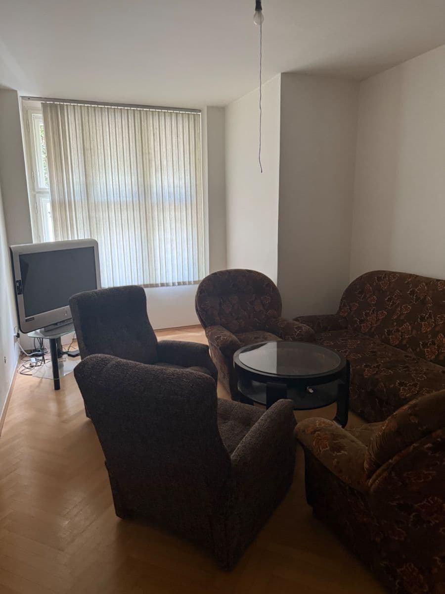 Prenájom bytu 3-izbový 74 m², Roháčova, Praha, Praha Prenájom bytu 3-izbový 74 m², Roháčova, Praha, Praha